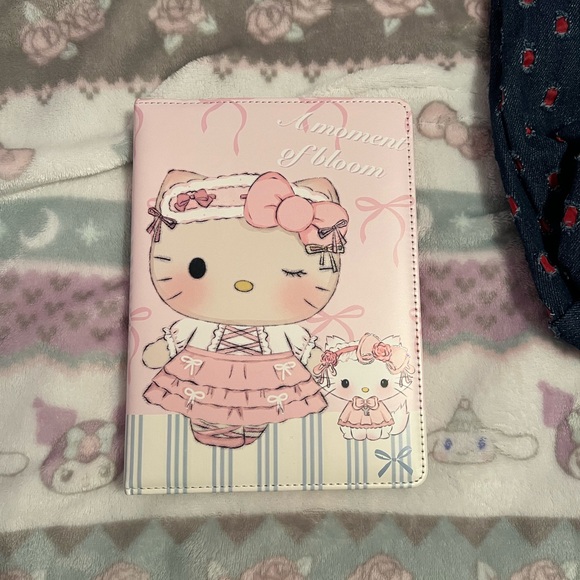 Sanrio Hello Kitty Navy and Red Tote Set - Picture 2 of 10